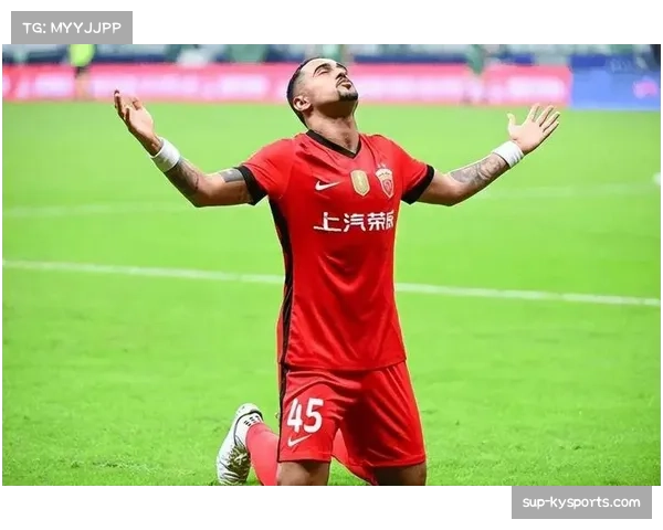 海港锋线莱昂纳多膝伤困扰状态低迷 卫冕冠军进攻端陷入瘫痪 海港锋线莱昂纳多膝伤困扰状态低迷 卫冕冠军进攻端陷入瘫痪